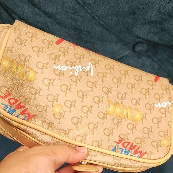 Trendy Beige Crossbody Bag with Colorful Accents - Picture 5 of 13